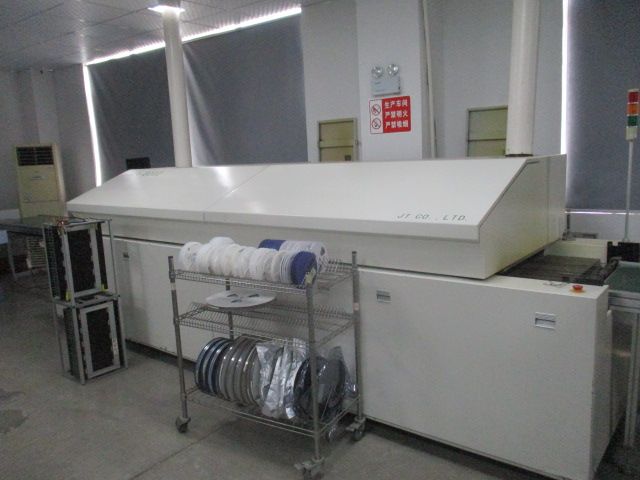 Reflow soldering oven